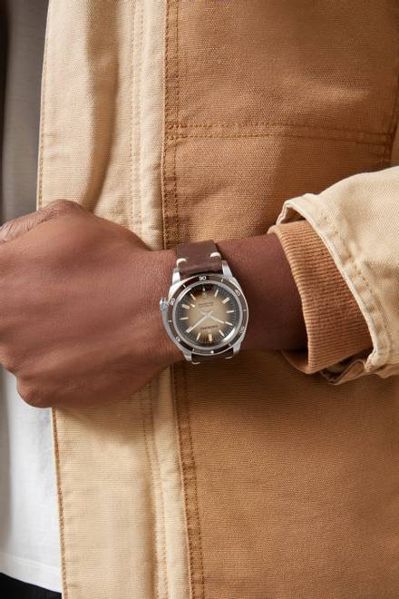 hover state of Nautilo Vintage Automatic Watch